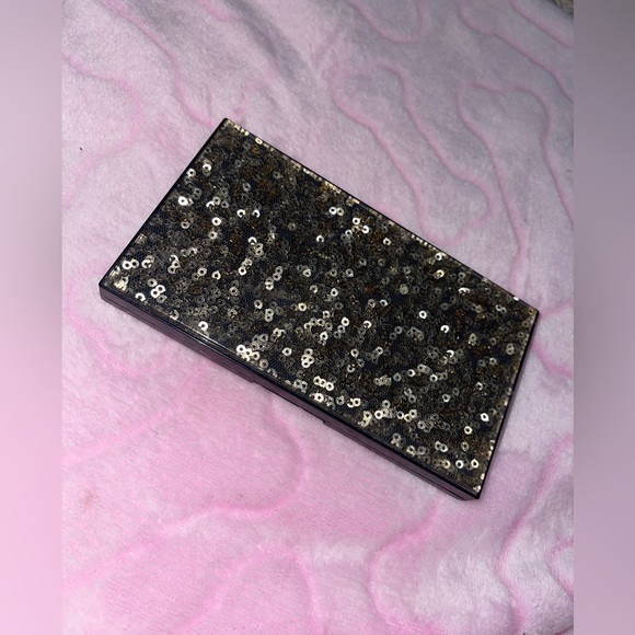 Eyeshadow Palette - Picture 2 of 2